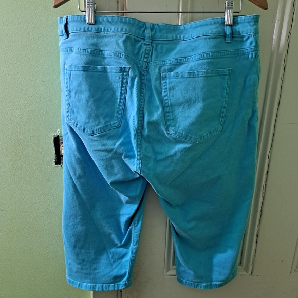 Chaps Women's Capri's - Picture 6 of 8